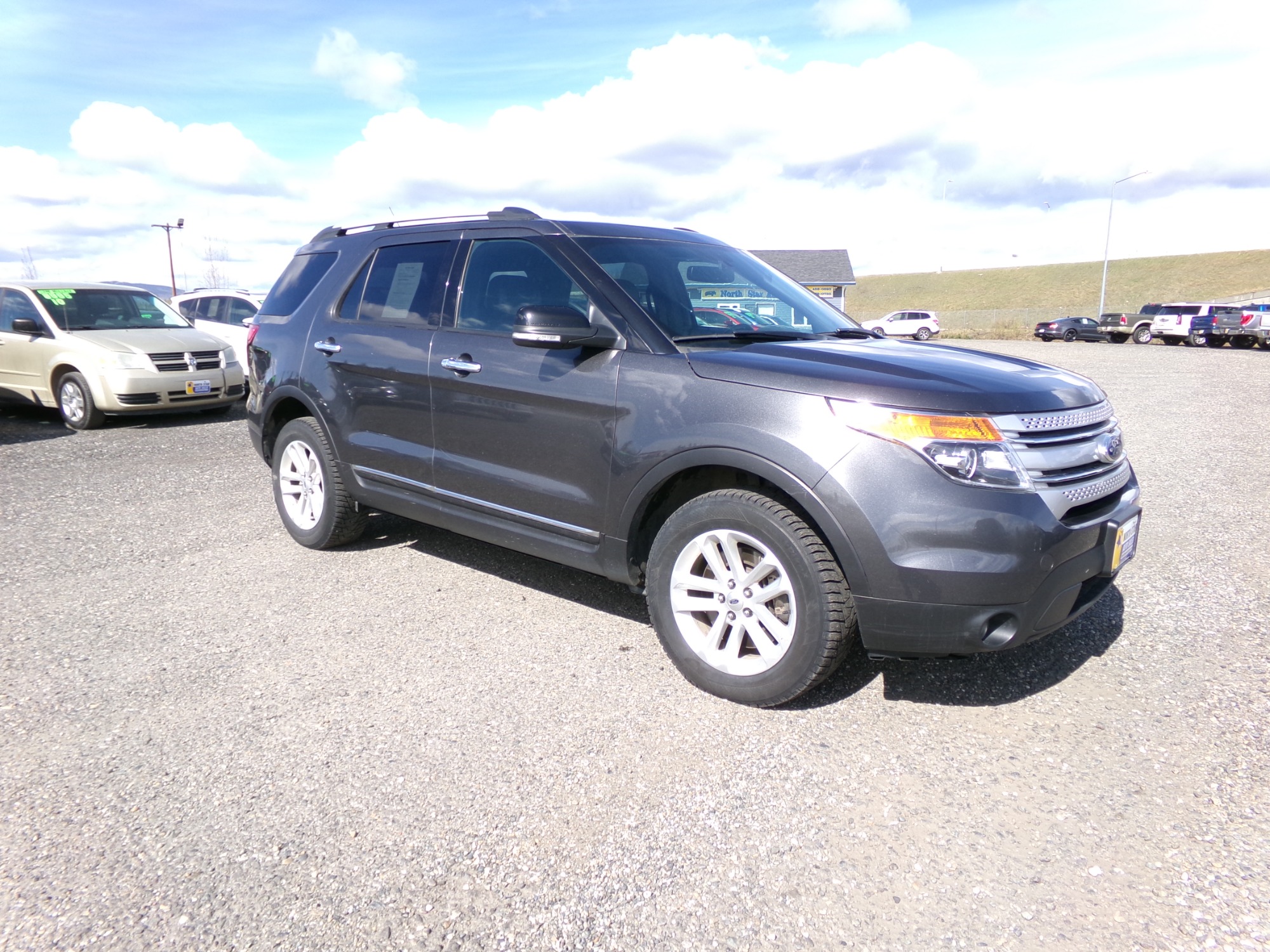photo of 2015 Ford Explorer XLT 4WD